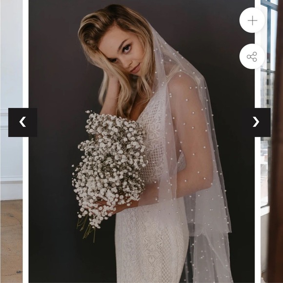 Untamed Petals by Jackson Veil with Pearl Hair Comb - Picture 1 of 6